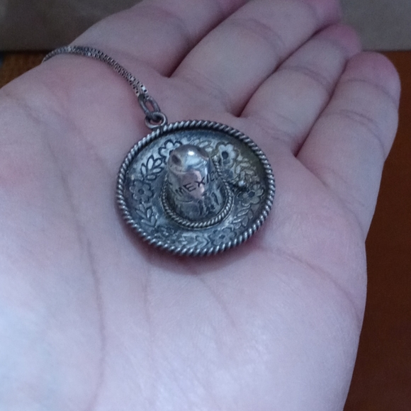 Castelan 925 Mexico Sombrero Hat Pendant & Chain - Picture 10 of 14
